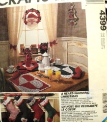 4399 XMAS APRON, STOCKING, ORNAMNTS, LINENS, WREATH PATTERN